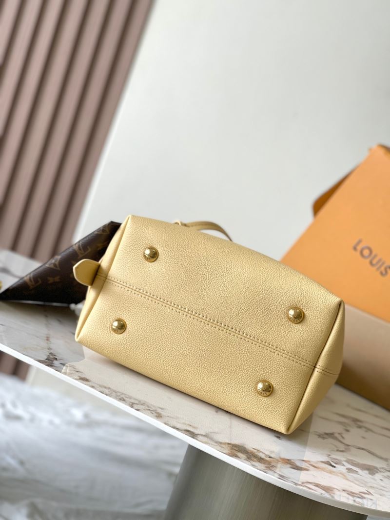 Louis Vuitton Hobo Bags